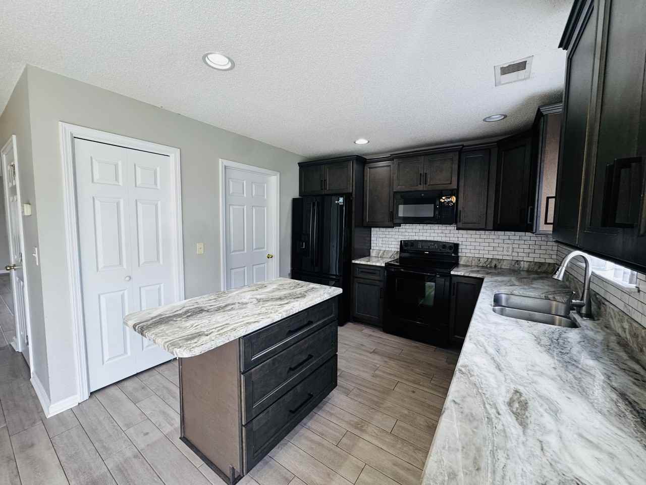 2237 Beauclair Ct - Photo 7 of 31