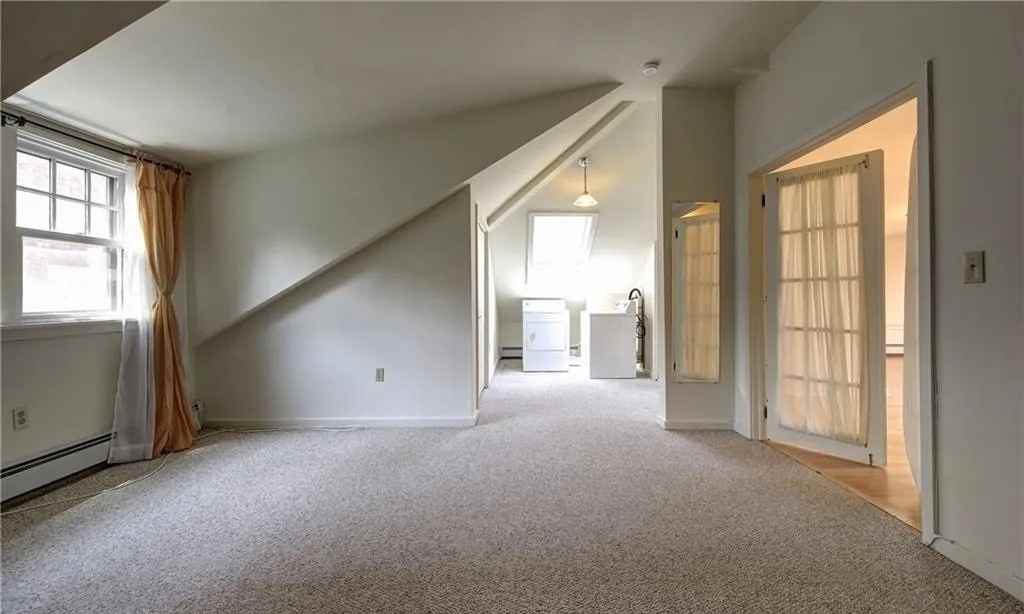 492 Whitney Ave - Photo 3 of 7