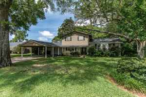 featured image of 631 Country Club Avenue Northeast