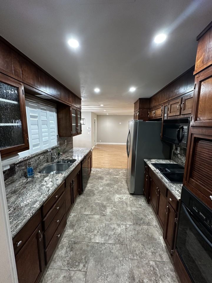 2616 Meadow Lake Dr - Photo 3 of 19