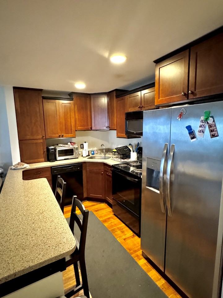 153 W 6th St #1 - Photo 2 of 15