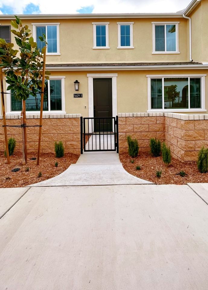 5629 Kate Way #3 - Photo 3 of 39