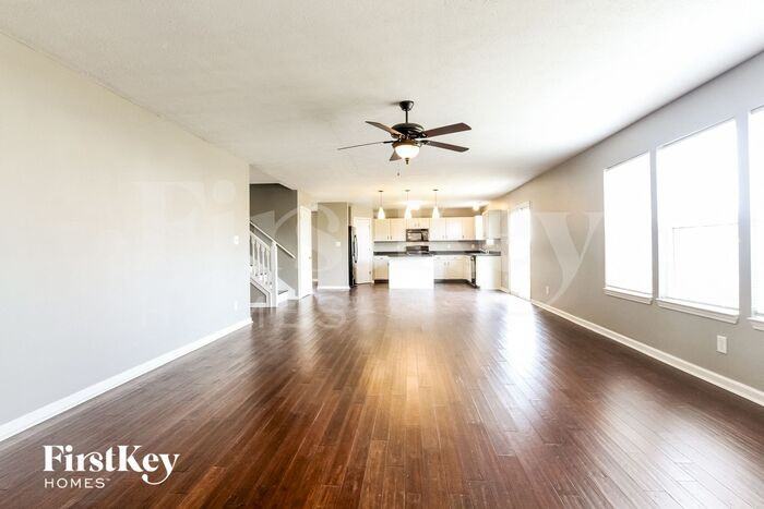 5555 Washington Ave - Photo 3 of 15