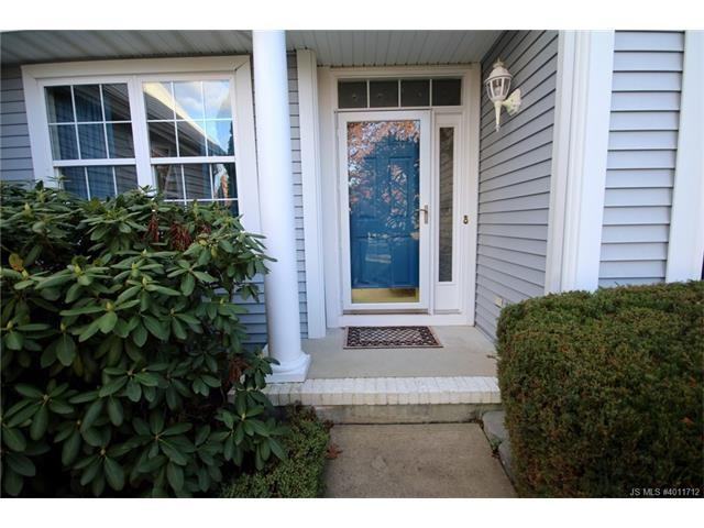 7 5 Bridges Ct - Photo 2 of 32