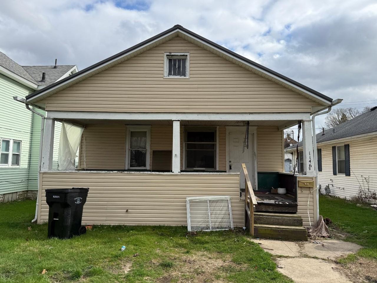 1146 E Broadway St - Photo 2 of 4