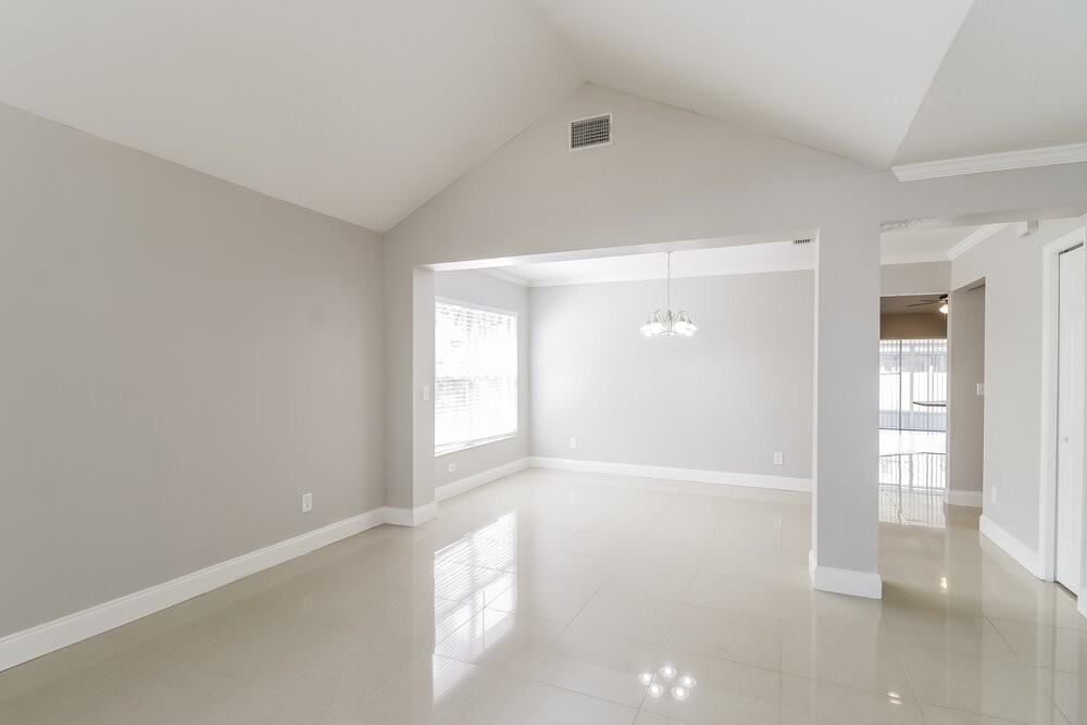 24740 Silversmith Dr - Photo 4 of 16