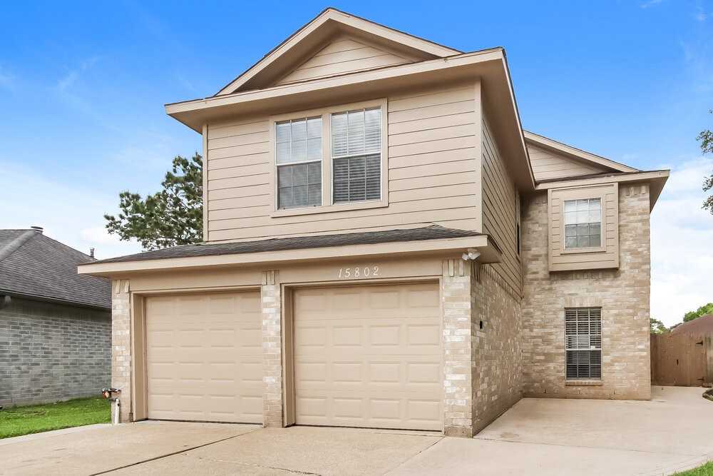 15802 Saint Lawrence Cir