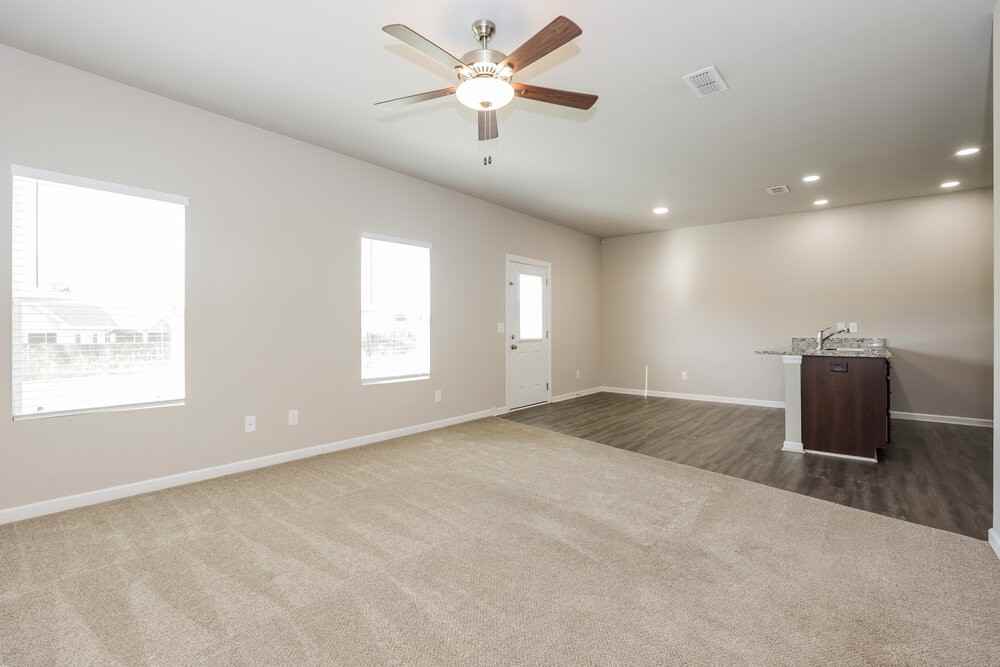 2228 Lismore Dr - Photo 5 of 17