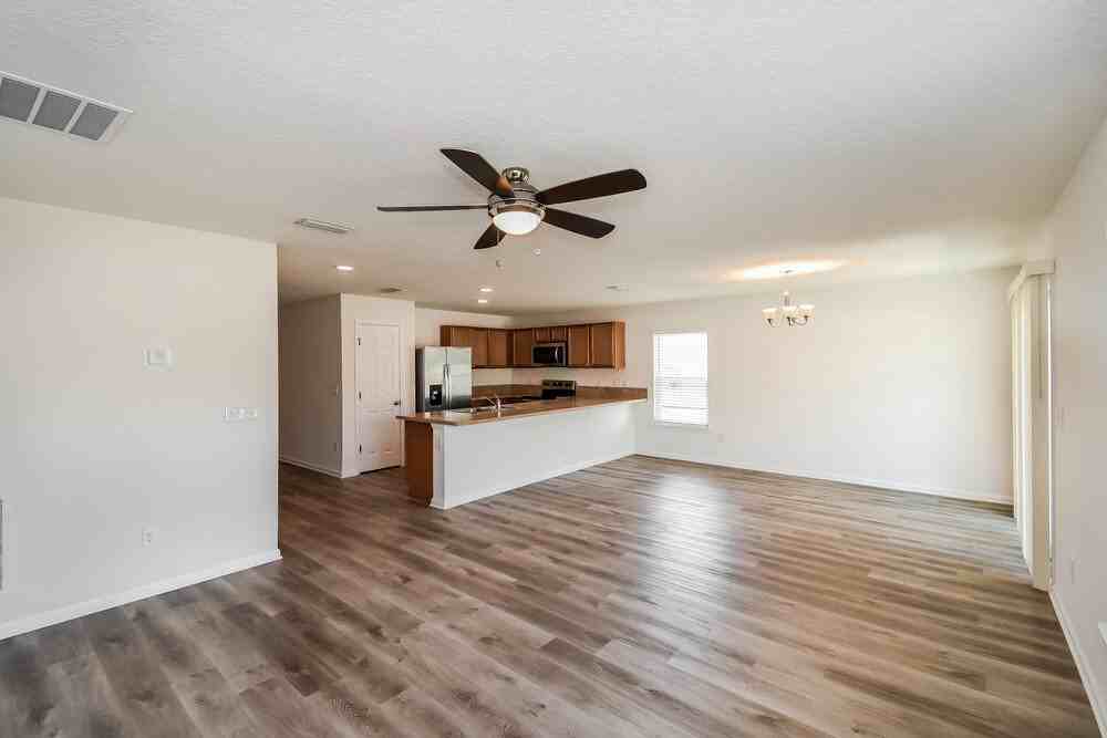 7573 Sunnydale Ln - Photo 4 of 16