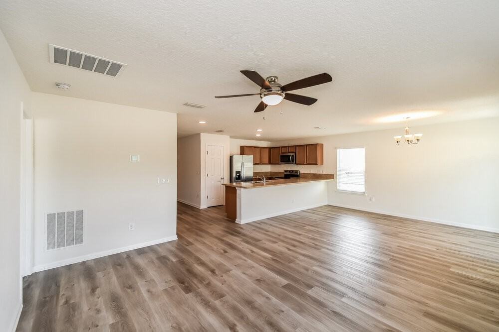 7573 Sunnydale Ln - Photo 6 of 16