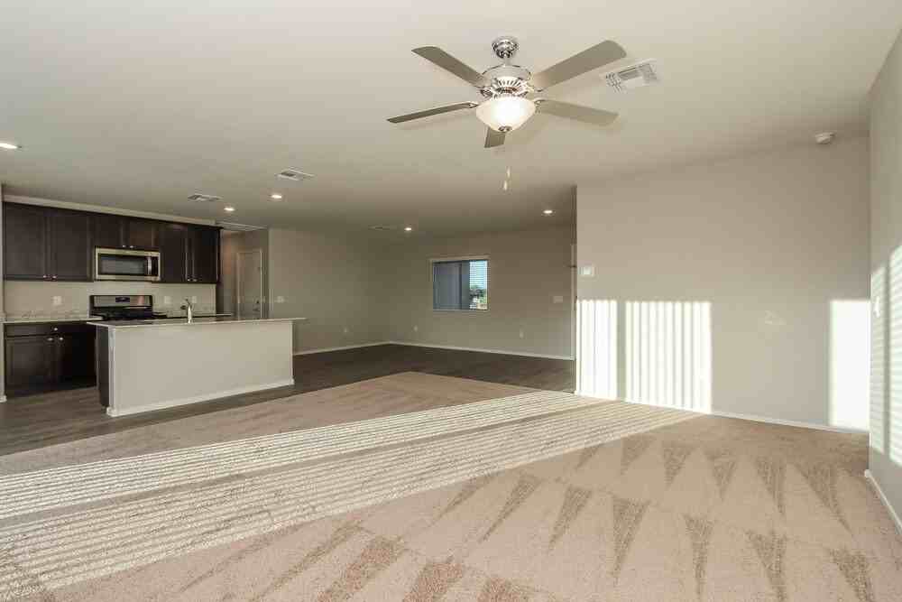 7084 S Victor Dr - Photo 4 of 16