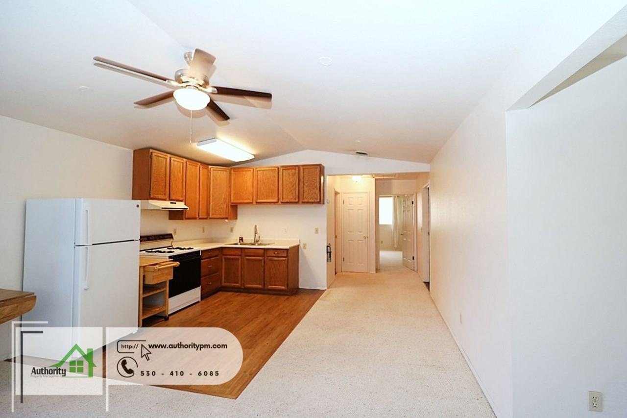 2265 Hartnell Ave - Photo 2 of 13