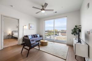 featured image of 633 E Main St