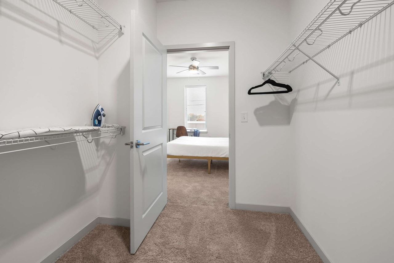 633 East Main Street - Photo 4 of 31