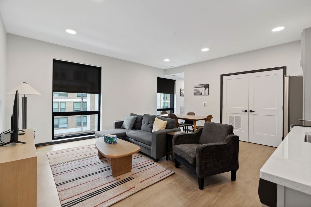 423 East Michigan Street - Photo 2 of 39