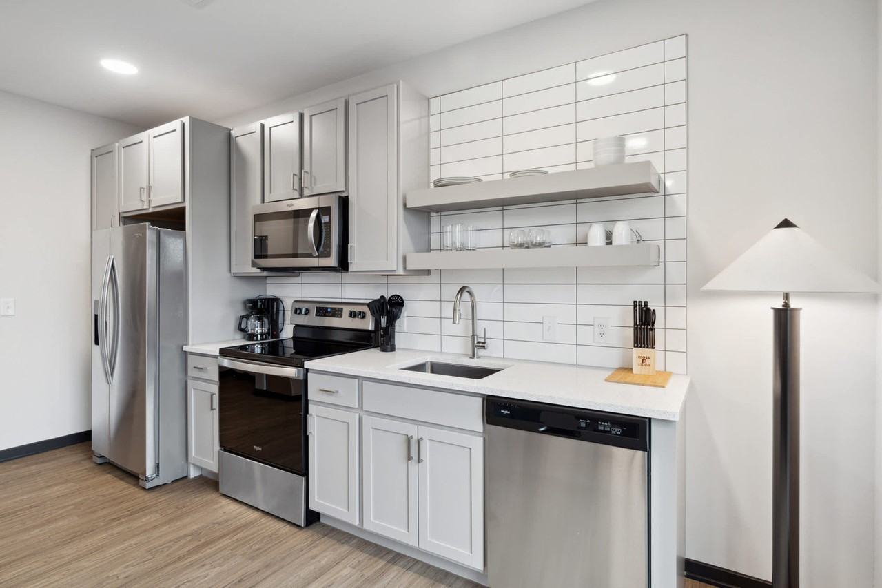 423 East Michigan Street - Photo 3 of 18