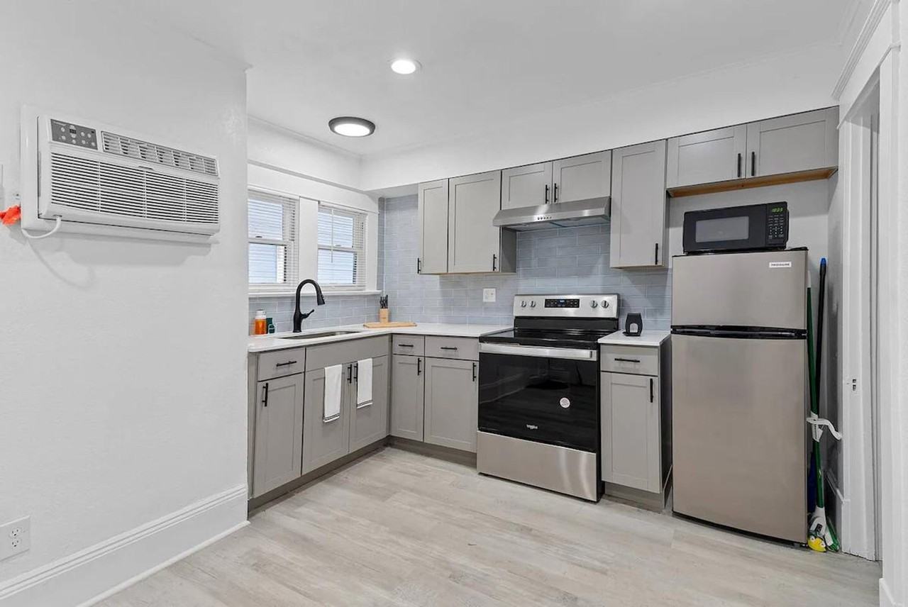 412 Harwood Street - Photo 2 of 15