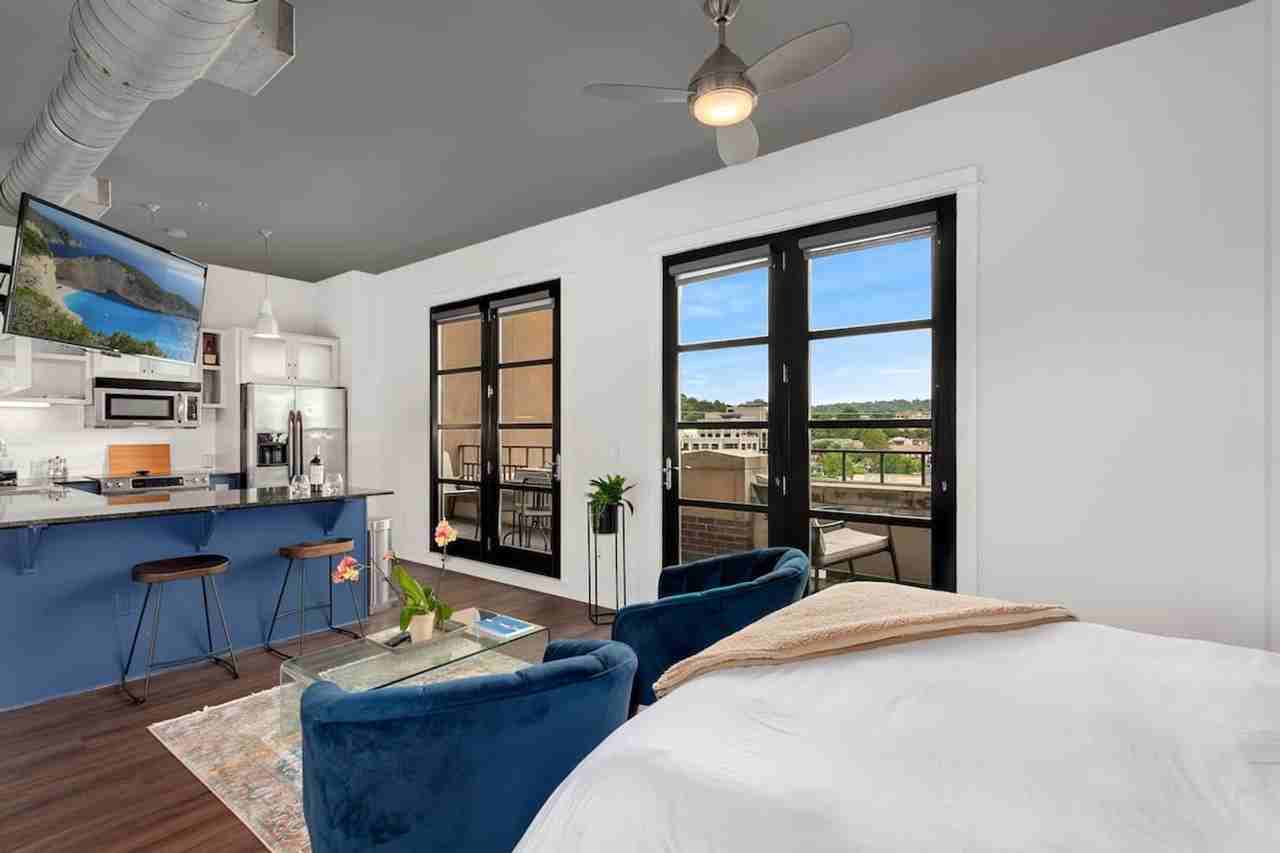 609 W Dickson St #1221787P - Photo 3 of 11