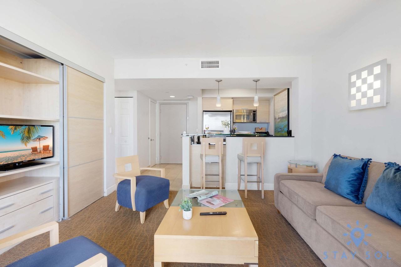 18683 Collins Ave #1227498P - Photo 2 of 28