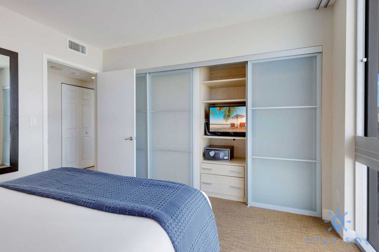 18683 Collins Ave #1227498P - Photo 6 of 28