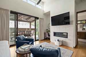 featured image of 2113 Barbaro Way