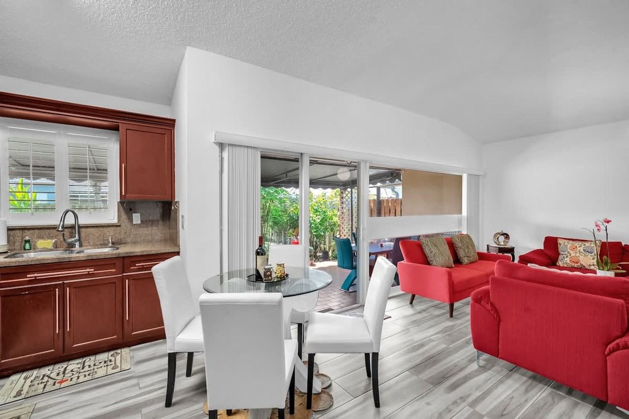 909 Nw 135th Ct #1232025P - Photo 6 of 32