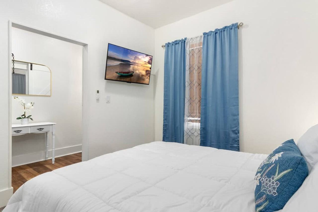 728 Johnson Ave #1234479P - Photo 4 of 35