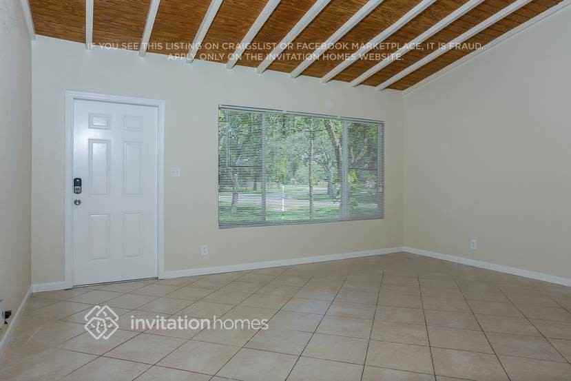 883 W Country Club Cir - Photo 4 of 23