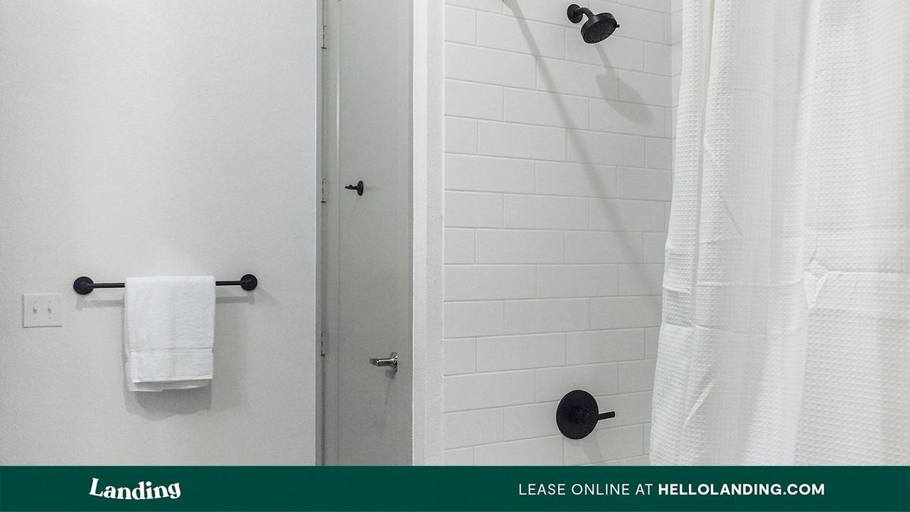 3706 Goodwin Ave - Photo 5 of 50