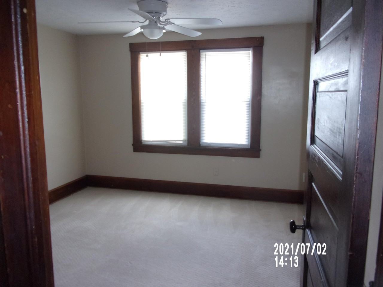 429 Lake St - Photo 4 of 17