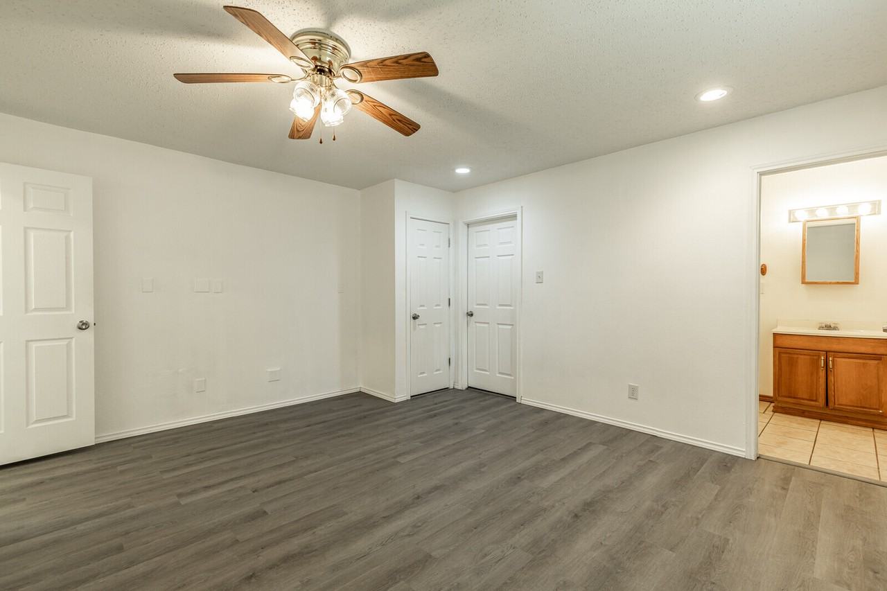 140 County Road - Photo 7 of 20