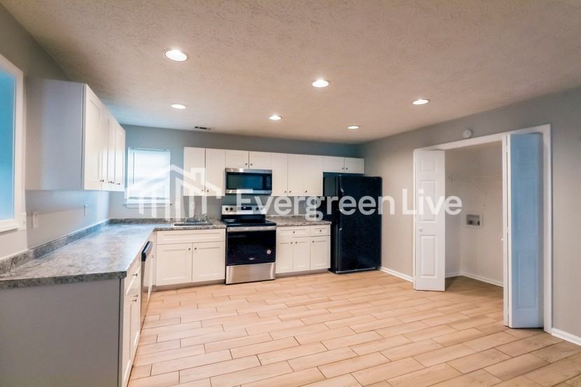 7765 Bar Harbor Dr - Photo 2 of 16
