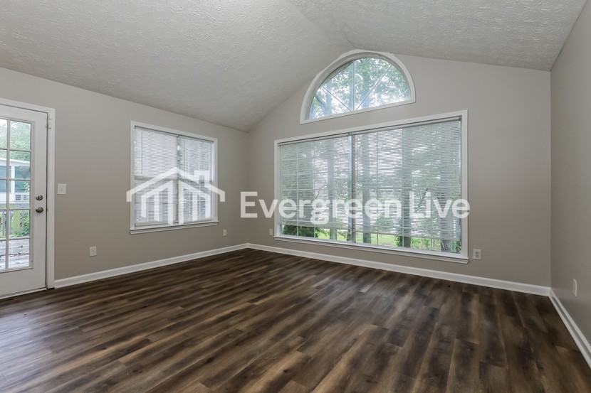 7765 Bar Harbor Dr - Photo 4 of 16