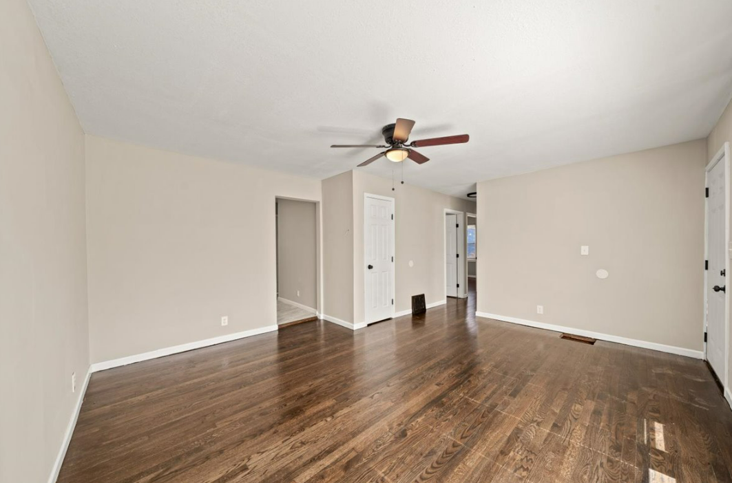 2910 E 58th St - Photo 2 of 9