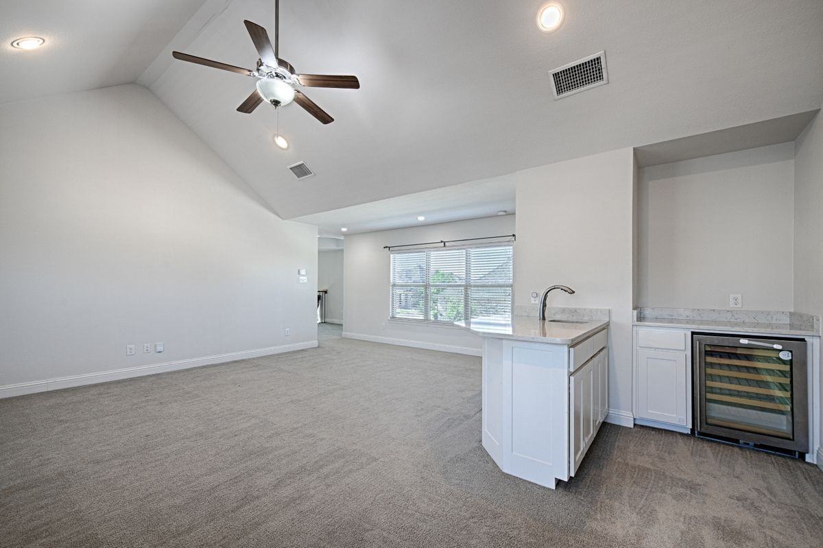 4524 Del Rey Ave - Photo 2 of 8