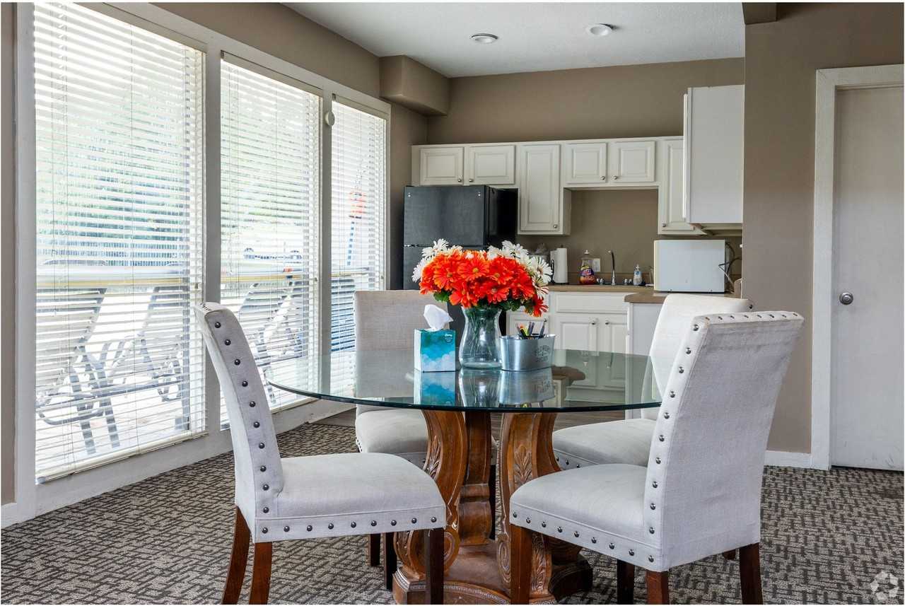 Emerald Hills Apartments - Photo 7 of 50