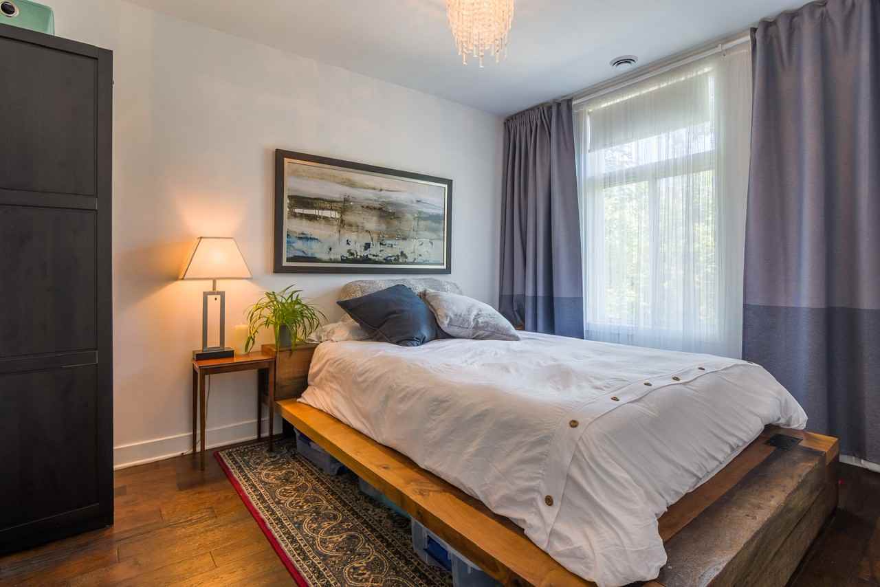 1030 Rue Gilford - Photo 2 of 18