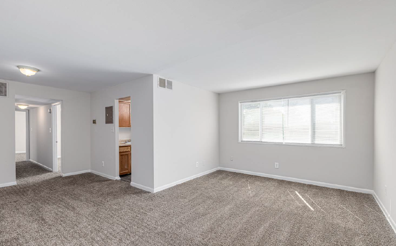 Regency Court Apartments - Photo 7 of 50