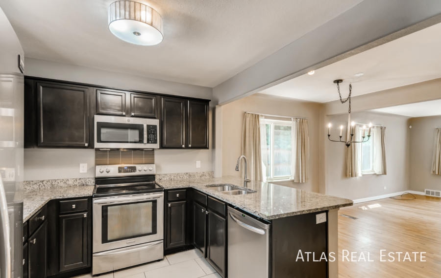 1350 Newport St - Photo 3 of 21