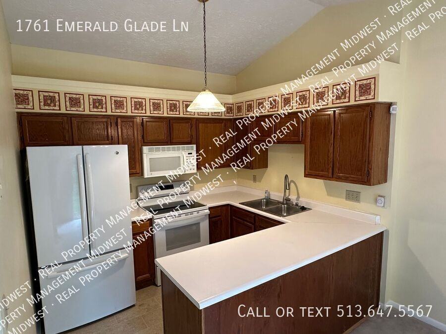 1761 Emerald Glade Ln - Photo 2 of 24