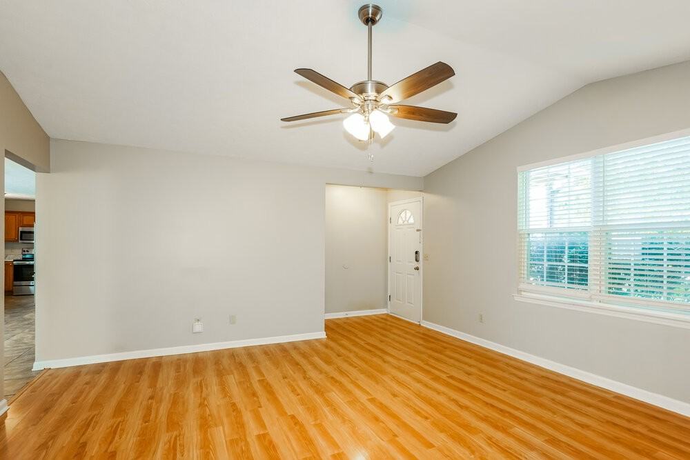 106 Bradford Cir - Photo 5 of 17