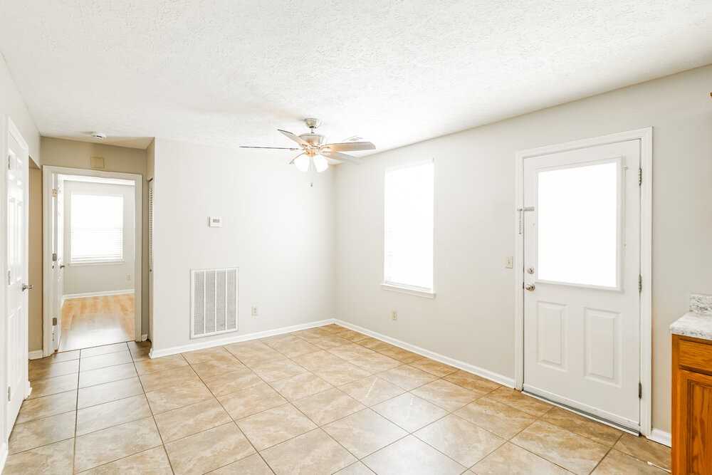 106 Bradford Cir - Photo 6 of 17