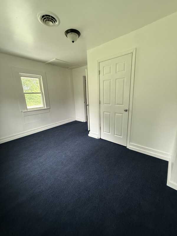 717 Falls St - Photo 4 of 10