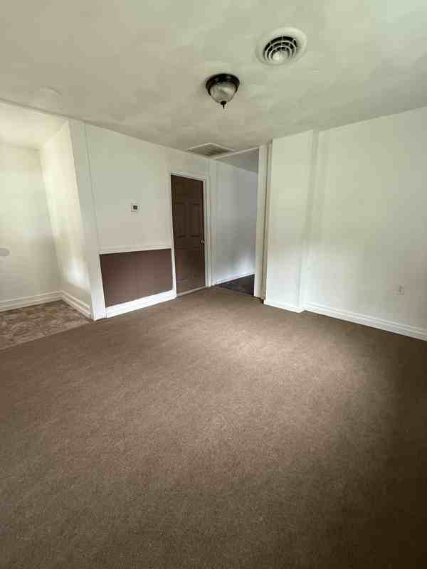 717 Falls St - Photo 5 of 10