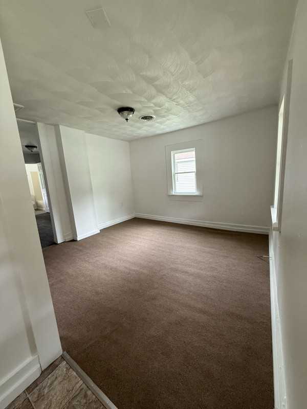 717 Falls St - Photo 7 of 10