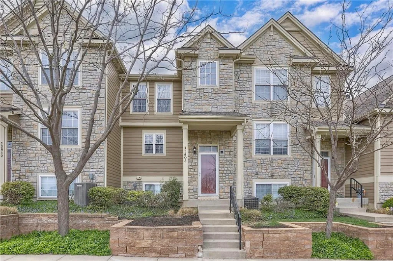 15808 Conser St - Photo 2 of 18