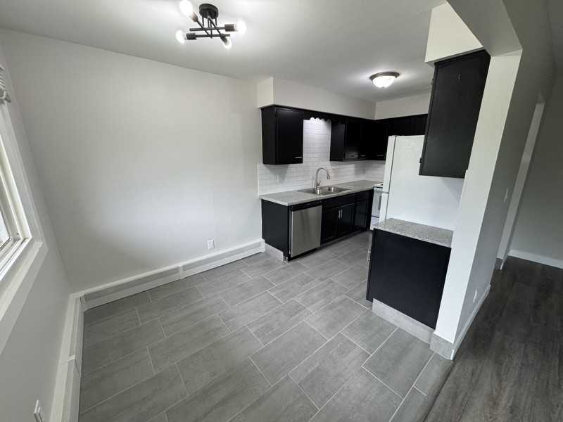 7902 Venus St - Photo 4 of 7