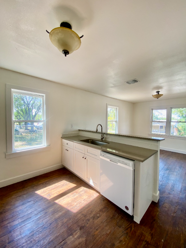 414 Orange Ave - Photo 4 of 18