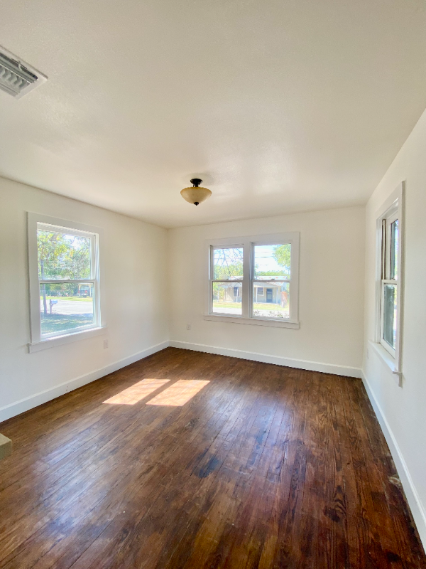 414 Orange Ave - Photo 7 of 18