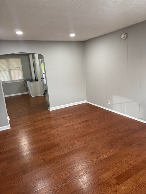 303 Endsleigh Ave - Photo 2 of 20